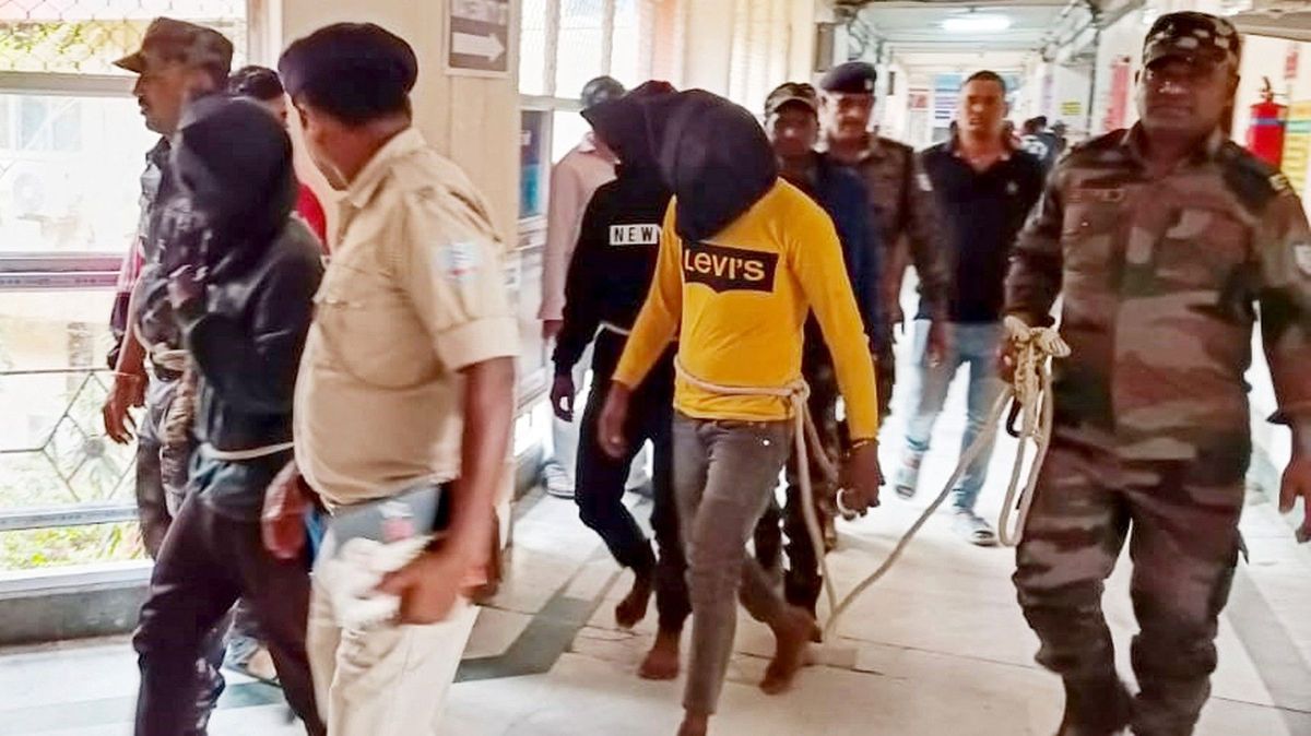 Sedm mužů v Indii znásilnilo španělskou turistku před očima manžela